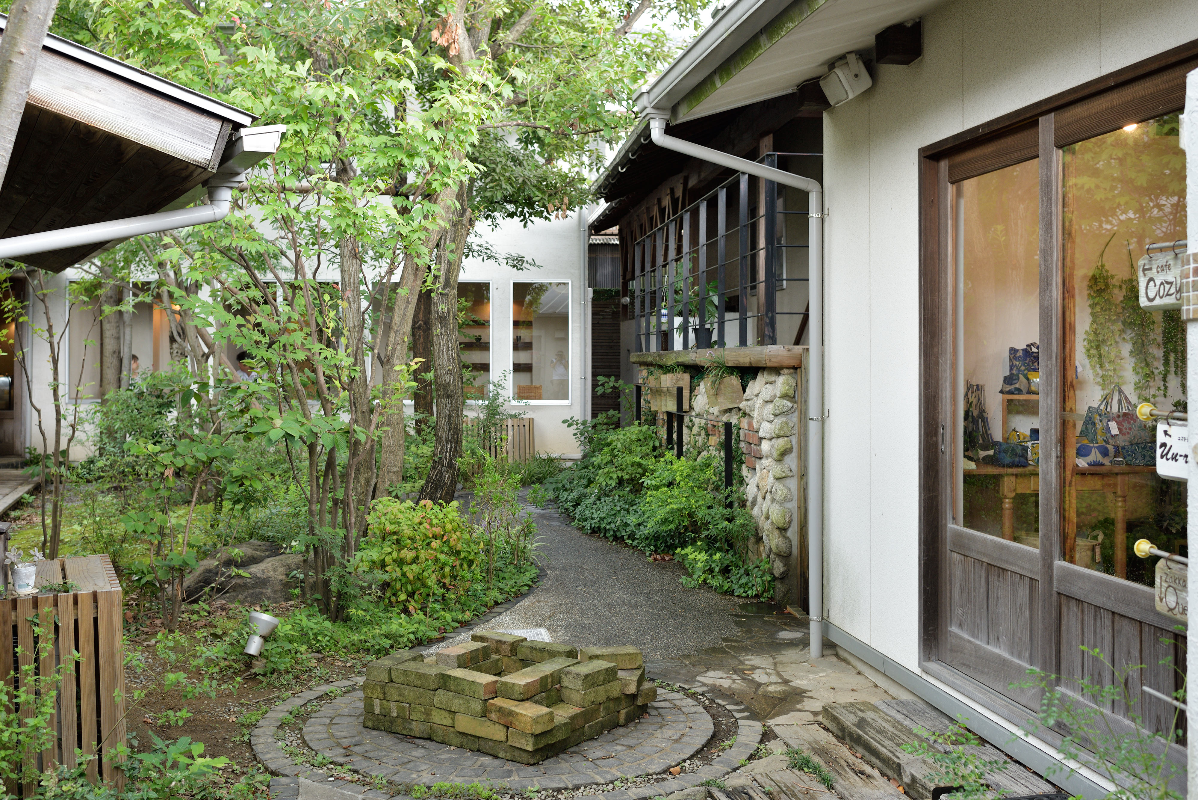 【むちらぶ@（本日評価予定）】んきや 古い木造店舗 自然に囲まれたカフェ 雑木林の中にある本の世界へと繋がる扉。『むあ文庫』が10年ぶり