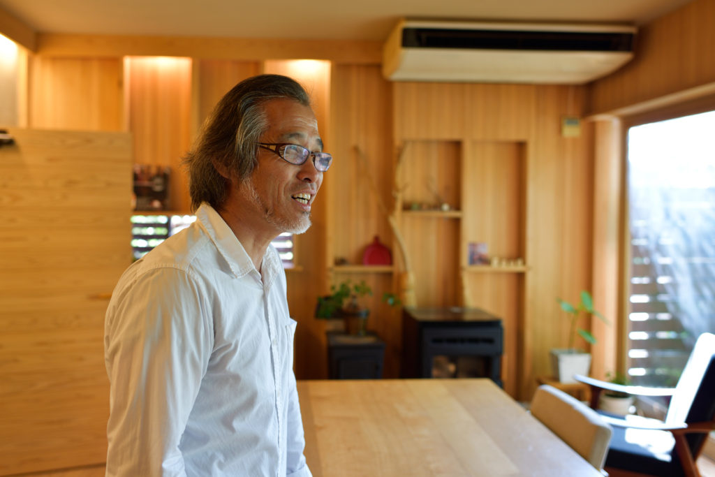 独特の家づくり手法を確立した水田和弘さん。
