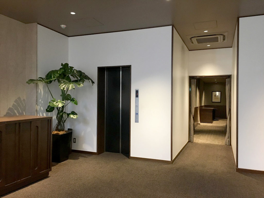 2階のエレベーターホール