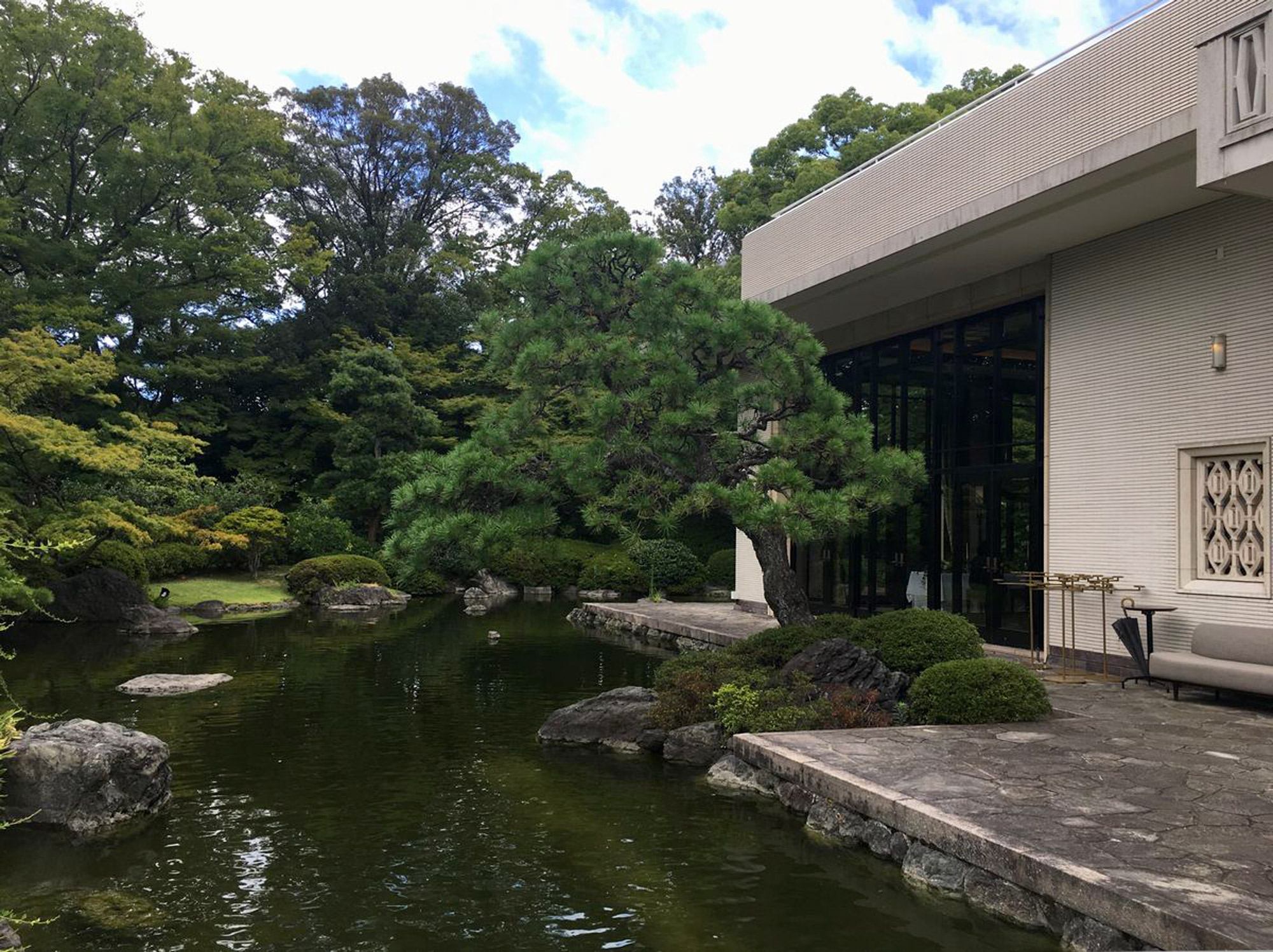 ザ・ガーデンオリエンタル・大阪の池